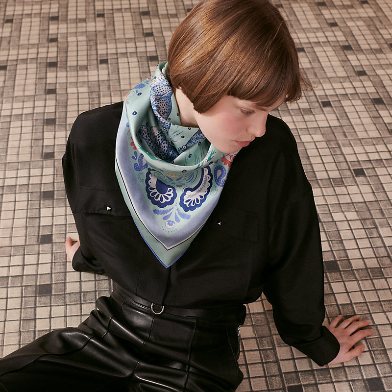 Guepards Bandana double face scarf 90 - Green | Hermès Canada